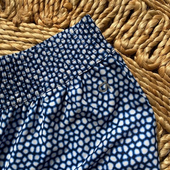 GAP Fit | blue ikat workout joggers with pockets | size M - Picture 2 of 5